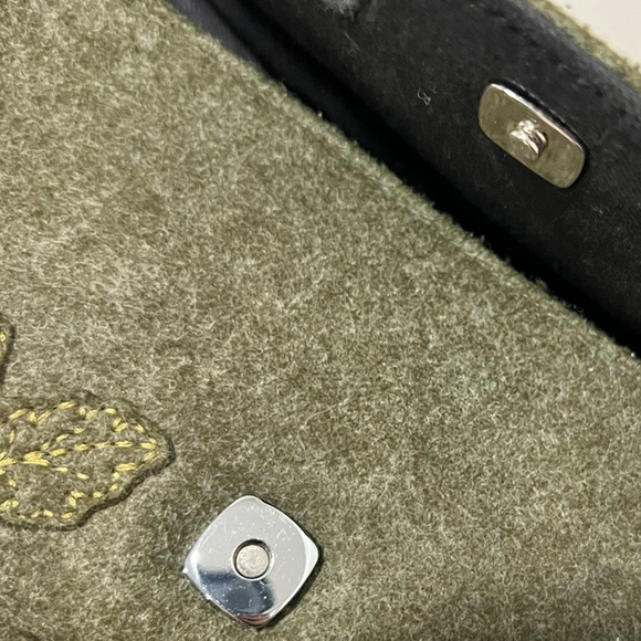 Villager Liz Claiborne Embroidered Small Felt Shoulder Bag - Picture 9 of 16